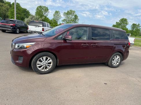 Used 2015 Kia Sedona LX FWD image 11