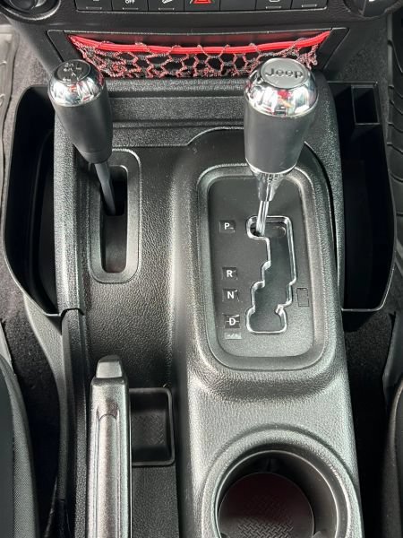 Used 2018 Jeep Wrangler Unlimited Rubicon AWD/4WD image 28