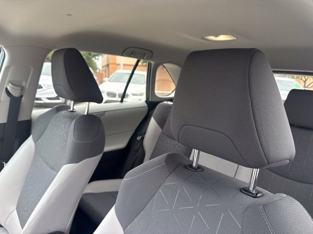 Used 2023 Toyota RAV4 XLE AWD/4WD image 9