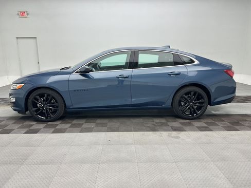Certified 2025 Chevrolet Malibu LT FWD image 2