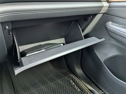 New 2026 Volkswagen Atlas SE image 24