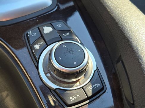 Used 2010 BMW 528i 528i image 33