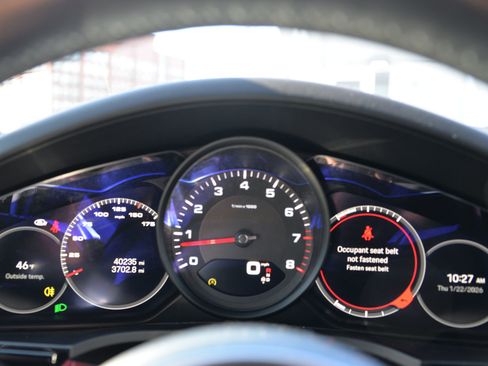 Certified 2023 Porsche Cayenne Platinum Edition image 18