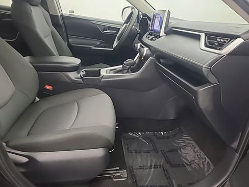 Used 2025 Toyota RAV4 XLE AWD/4WD image 15
