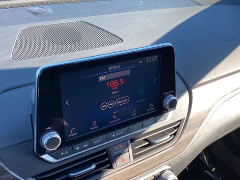 Used 2025 Nissan Altima 2.5 SV image 21