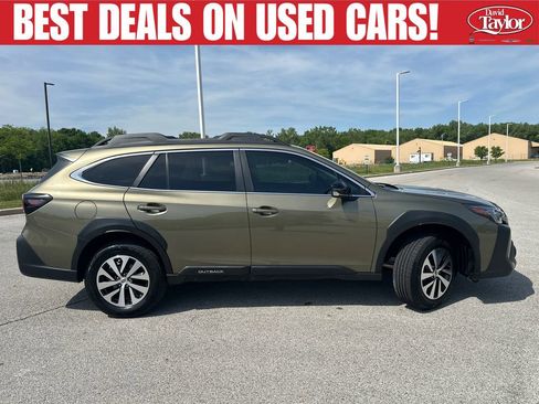 Used 2024 Subaru Outback Premium AWD/4WD image 2