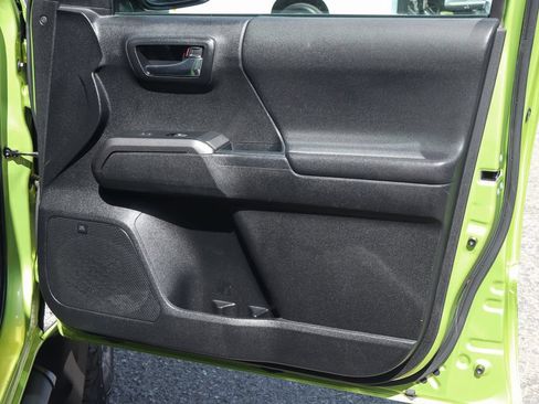 Used 2022 Toyota Tacoma TRD Pro AWD/4WD image 50