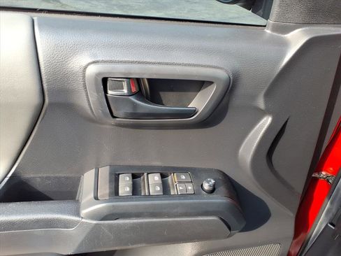 Used 2022 Toyota Tacoma SR image 13