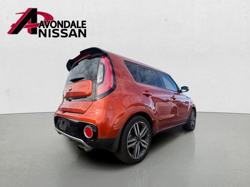 Used 2018 Kia Soul ! w/ Tech Package FWD image 3