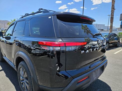 Used 2023 Nissan Pathfinder SV w/ SV Premium Package FWD image 7
