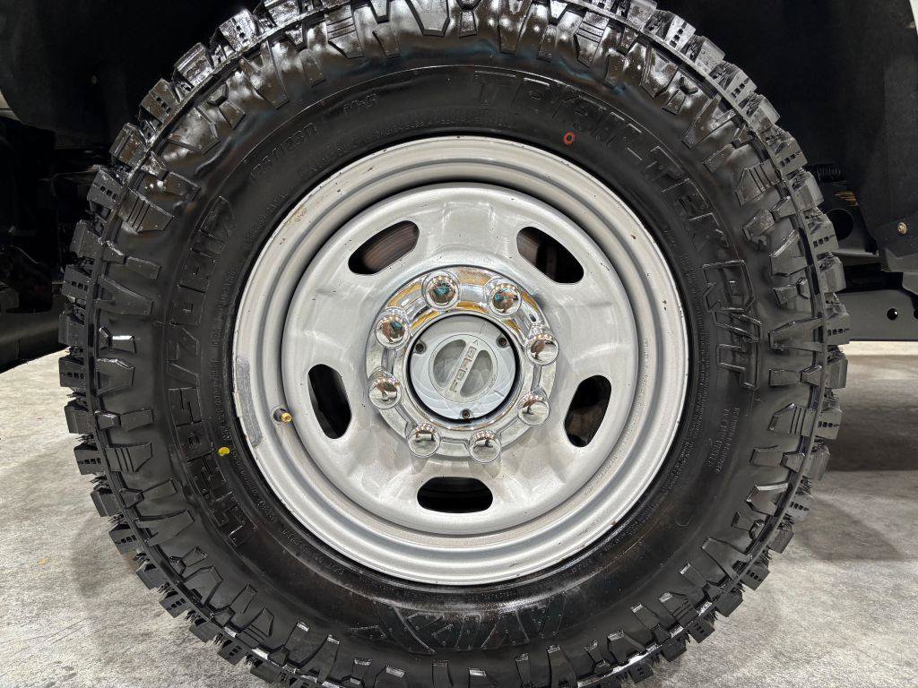 Used 2017 Ford F250 XL w/ Power Equipment Group AWD/4WD image 26
