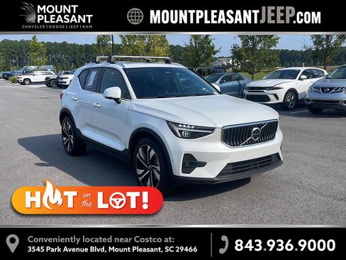 Used 2023 Volvo XC40 B5 Ultimate w/ Protection Package Premier AWD/4WD image 1