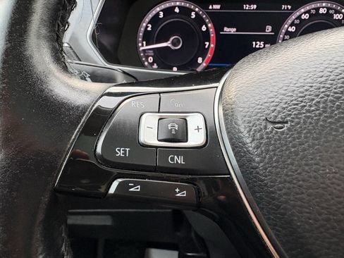 Used 2018 Volkswagen Tiguan SEL Premium AWD/4WD image 46