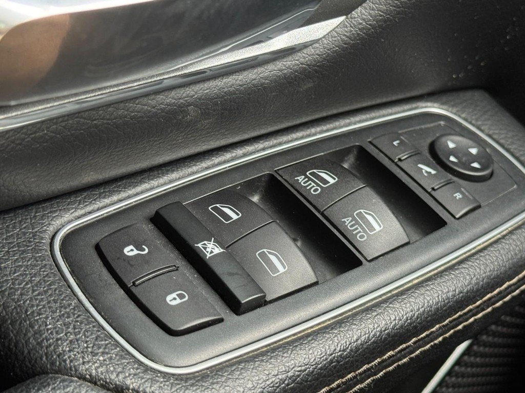 Used 2020 RAM 1500 Laramie AWD/4WD image 26