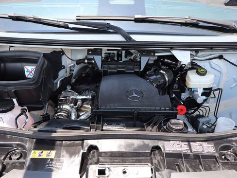 Used 2025 Mercedes-Benz Sprinter 2500 image 34