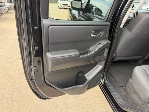 Used 2024 Nissan Frontier SV w/ Technology Package RWD image 14