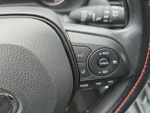 Used 2025 Toyota RAV4 XLE image 19