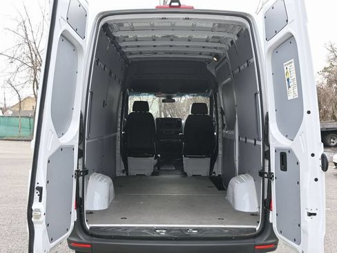 Used 2025 Mercedes-Benz Sprinter 2500 image 7