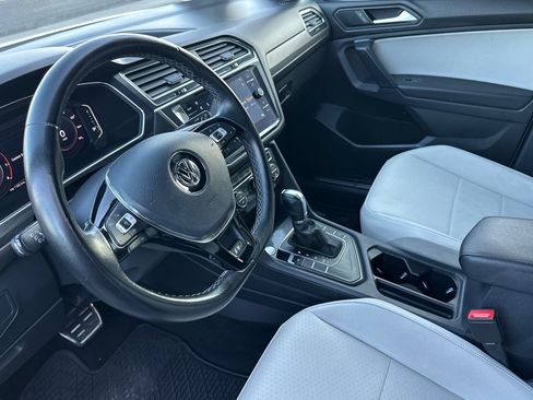 Used 2019 Volkswagen Tiguan SEL Premium R-Line image 10