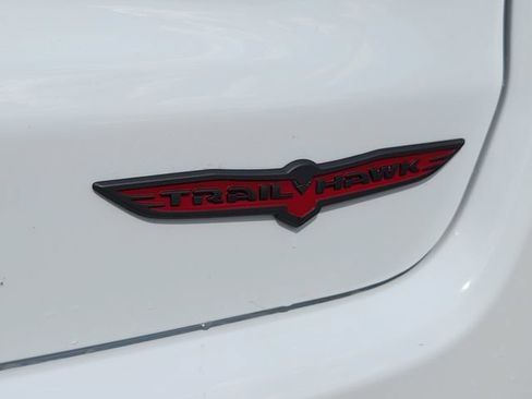Certified 2025 Jeep Compass Trailhawk AWD/4WD image 13