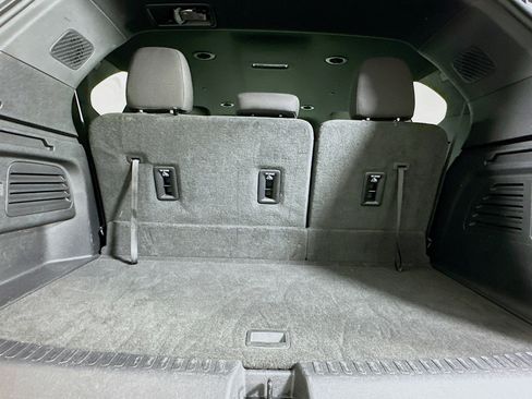 Used 2025 GMC Acadia Elevation image 28