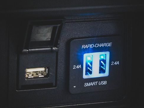 Used 2022 Toyota 4Runner SR5 Premium image 9