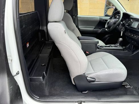 Used 2019 Toyota Tacoma SR RWD image 14