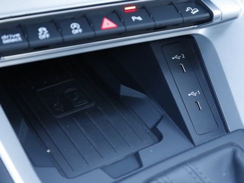 Used 2025 Audi Q3 2.0T Premium image 30