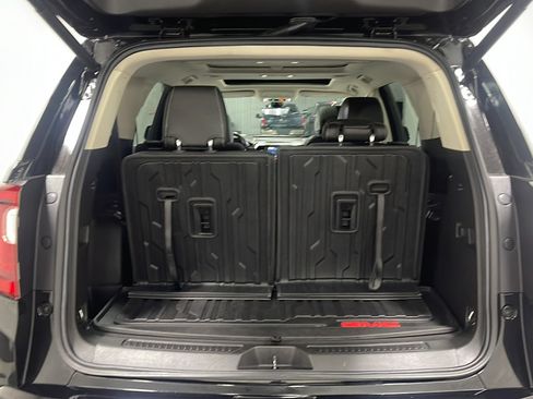 Used 2021 GMC Acadia Denali w/ Denali Ultimate Package AWD/4WD image 17