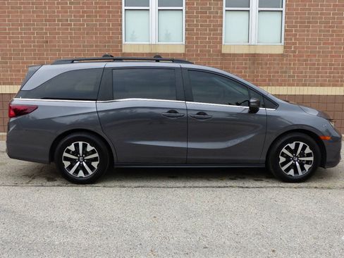 Used 2025 Honda Odyssey EX-L image 11