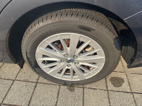 Used 2017 Subaru Impreza 2.0i Premium AWD/4WD image 10