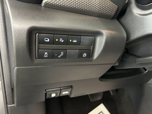 Used 2020 Nissan Kicks S FWD image 15