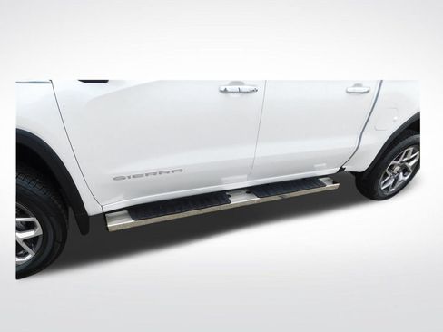 Used 2023 GMC Sierra 1500 SLT AWD/4WD image 17