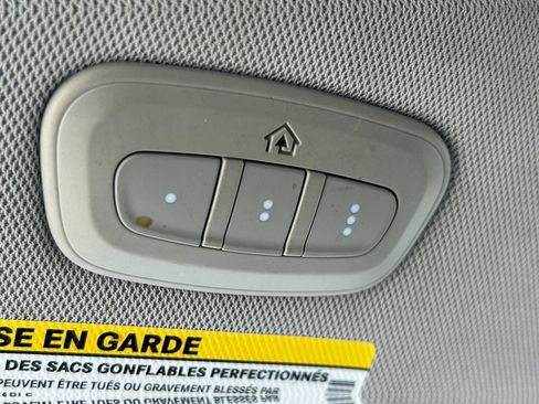 Used 2020 Chrysler Voyager Lxi FWD image 21