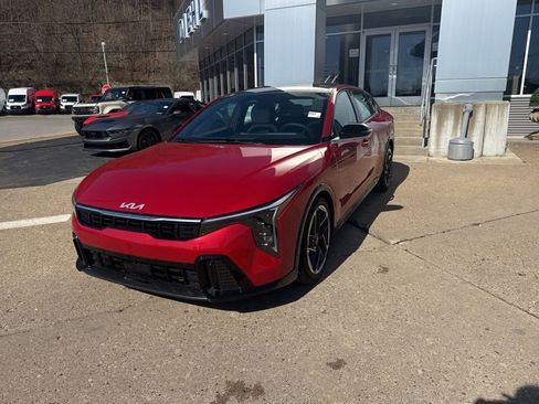 New 2026 Kia K4 GT-Line w/ GT-Line Sunroof Package FWD image 3