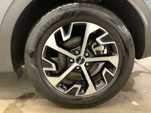 Certified 2023 Kia Sportage EX AWD/4WD image 24