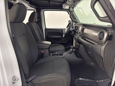 Used 2021 Jeep Wrangler Unlimited Sport image 14