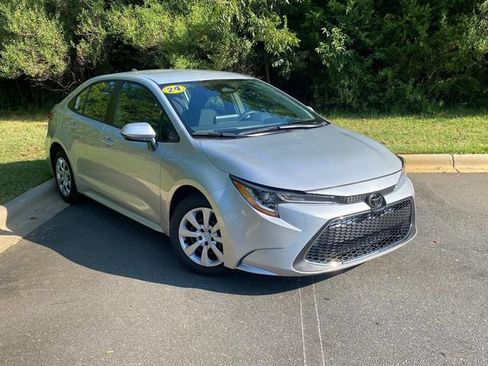 Used 2024 Toyota Corolla LE FWD image 1