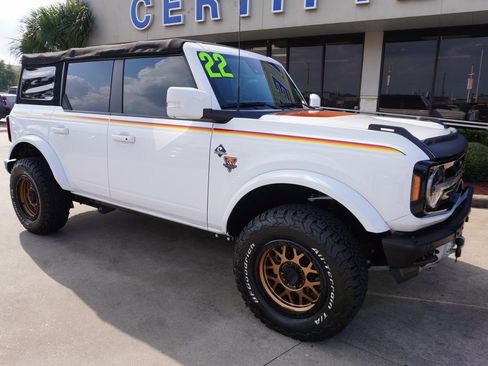 Used 2022 Ford Bronco Outer Banks image 1