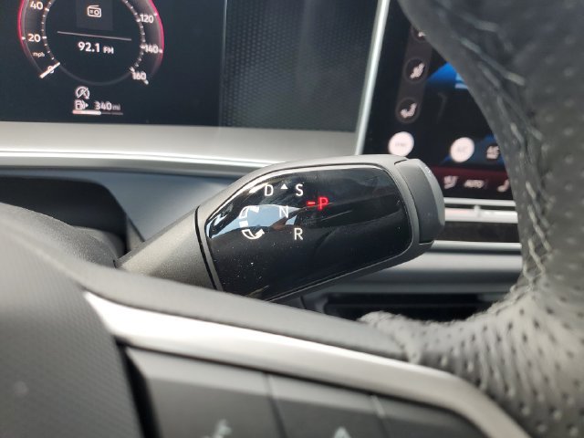 New 2026 Volkswagen Tiguan SE R-Line FWD image 23