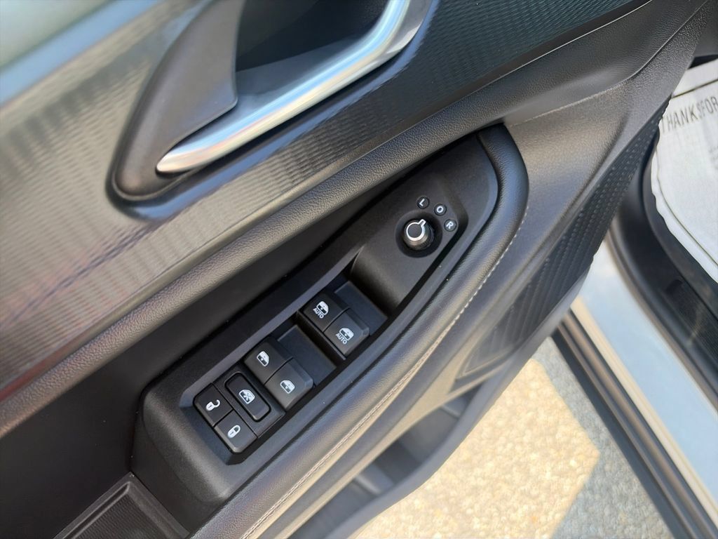 Used 2024 Jeep Grand Cherokee Altitude AWD/4WD image 12