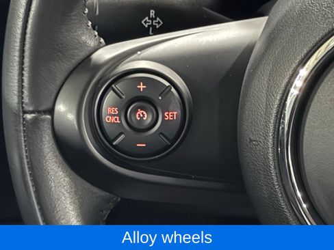 Used 2020 MINI Cooper 2-Door Hardtop image 25