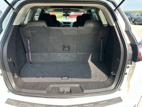 Used 2015 Chevrolet Traverse LT w/ Style and Technology Package FWD image 27