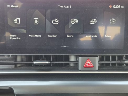 Used 2025 Kia Carnival FWD image 13
