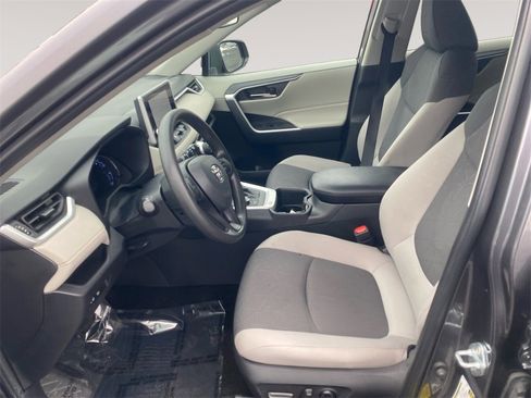 Used 2024 Toyota RAV4 XLE image 9