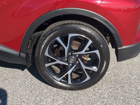 Used 2019 Toyota C-HR XLE image 19