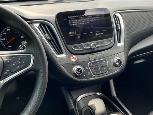 Used 2025 Chevrolet Malibu LT image 9