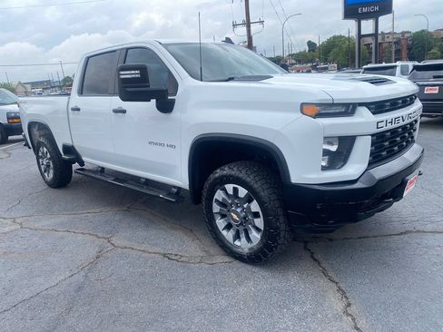 Used 2022 Chevrolet Silverado 2500 Custom w/ Custom Value Package AWD/4WD image 7