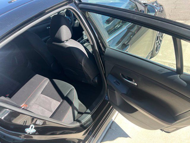 Used 2025 Nissan Sentra SR FWD image 23