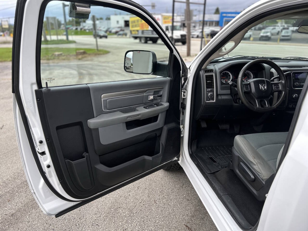 Used 2015 RAM 1500 Tradesman w/ Power & Remote Entry Group AWD/4WD image 9